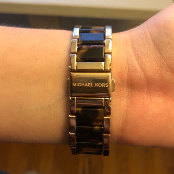 Michael Kors Watch - Picture 4 of 5